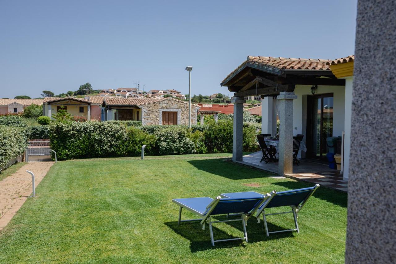 Villa Le Residenze di Baia Sant'Anna Tanaunella Exterior foto