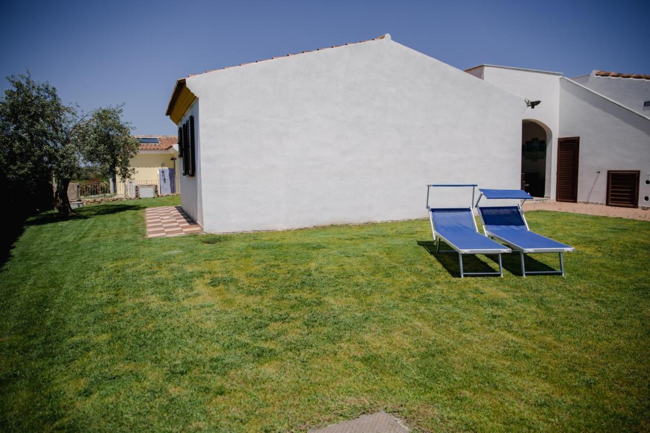 Villa Le Residenze di Baia Sant'Anna Tanaunella Exterior foto
