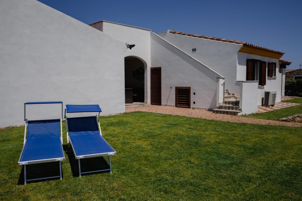 Villa Le Residenze di Baia Sant'Anna Tanaunella Exterior foto